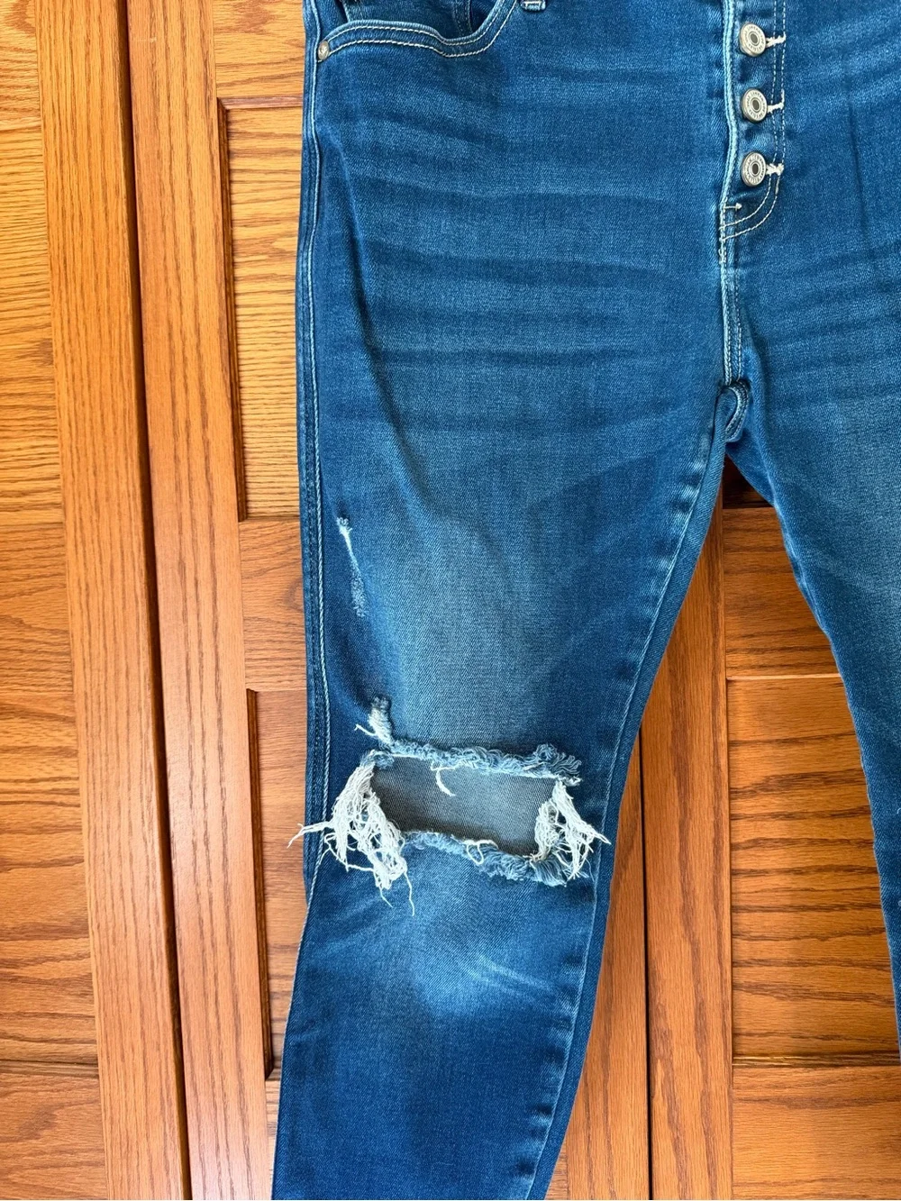 KanCan Women's Dark Blue Distressed Skinny Jeans with Button-Fly size 31